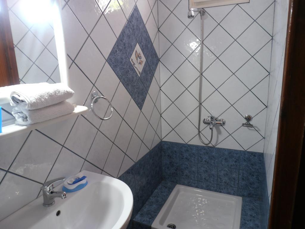 Rooms Ntontas Prinos  Bilik gambar